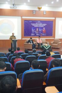 Materi kedua oleh Rektor Umsida